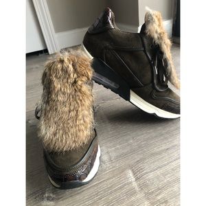 Ash Sneakers